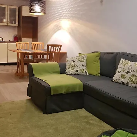 דירה Mina Vizparti Apartman שיופוק