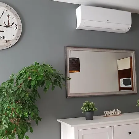 דירה Mina Vizparti Apartman שיופוק