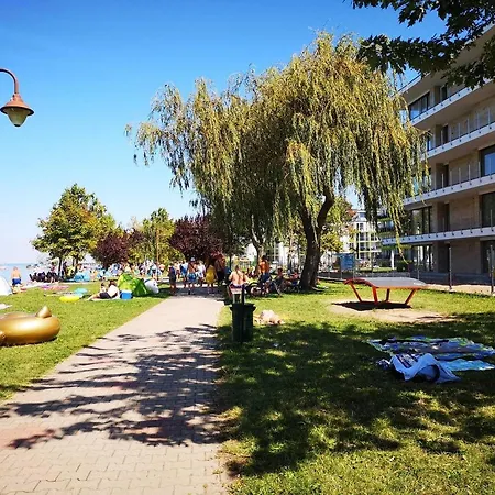דירה Mina Vizparti Apartman שיופוק